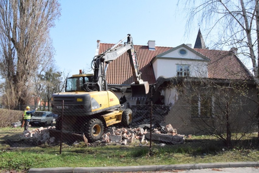 Pruszcz Gdański: Rozpoczyna się przebudowa biblioteki |ZDJĘCIA