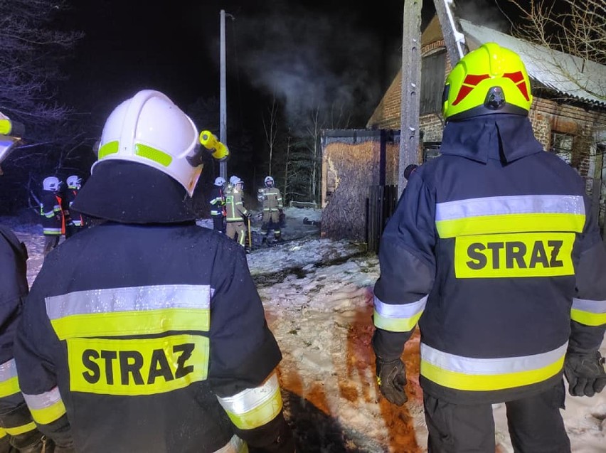 Pożar w Konopnicy. Strażacy z pięciu jednostek walczyli wczoraj wieczorem z ogniem ZDJĘCIA