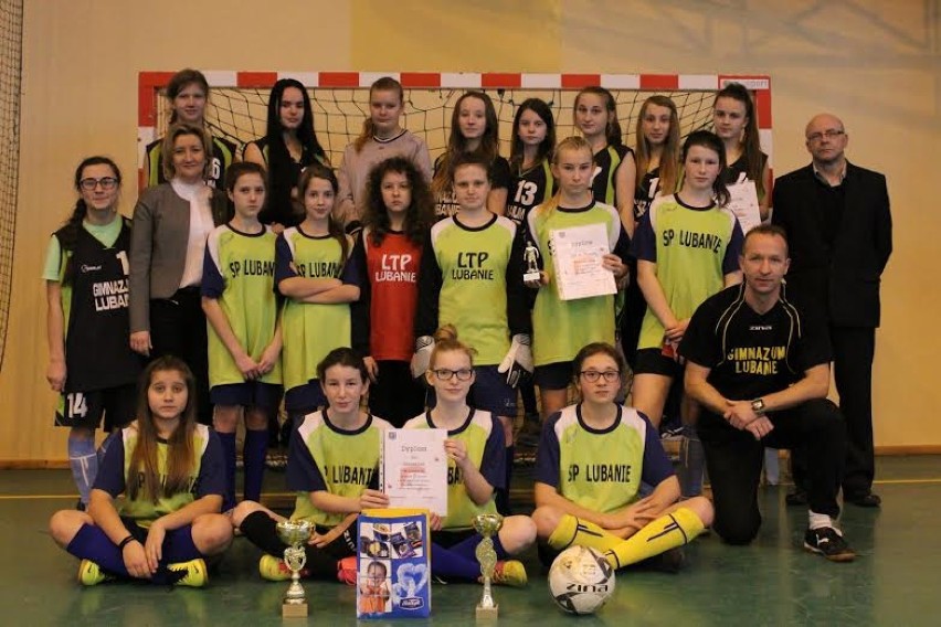VII Mikołajkowy Turniej Piłki Nożnej Dziewcząt dla ZS nr 2 w Aleksandrowie Kujawskim