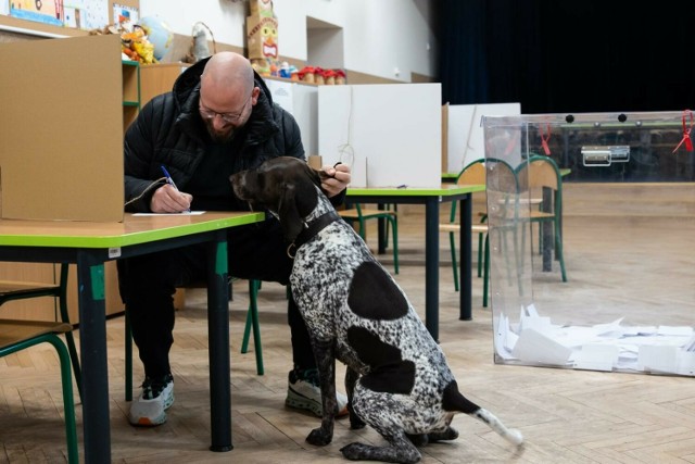 Głosowanie w wyborach Krakowie