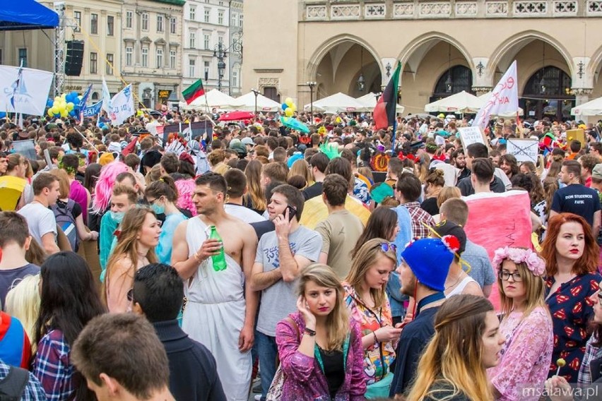 Korowód Juwenaliowy 2016 Kraków. Studenci opanowali miasto [NOWE ZDJĘCIA]