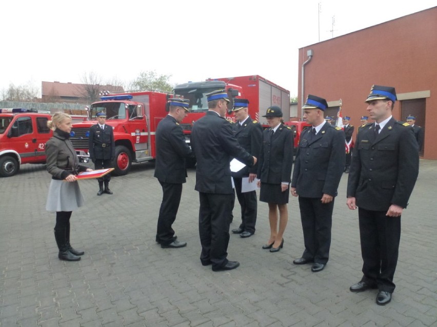 Sprzęt ochrony dróg oddechowych został przekazany strażakom...