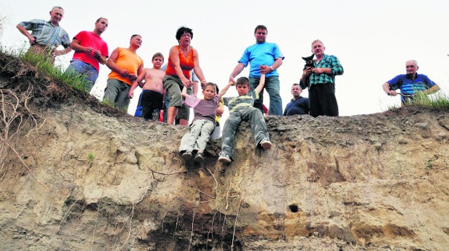 Zasole po powodzi zmniejszyło się o kolejne 30 metrów. Przepaść nad urwiskiem w sołectwie przypomina stok wąwozu