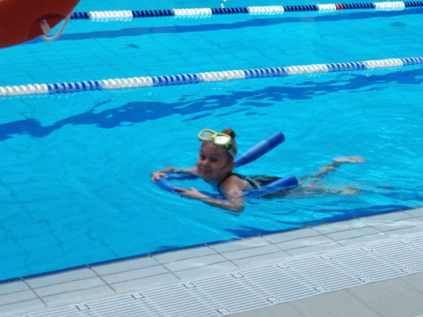 Pływanie: Dzieci czynią wielkie postępy podczas pływania na ,,Wodniku”