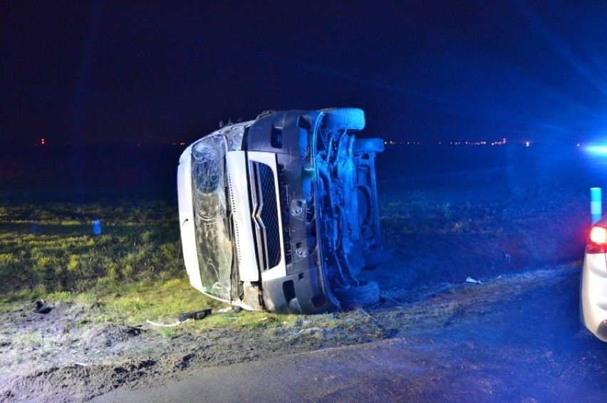 Bus wylądował w rowie pod Poninem