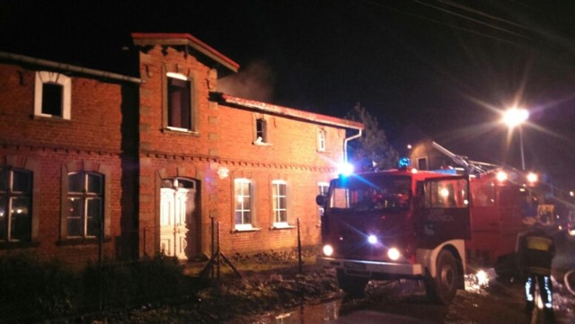 Do tragicznego finału pożaru doszło w Polnicy koło Człuchowa, gdzie zapaliło się poddasze. 2 osoby zginęły, jedna trafiła do szpitala.