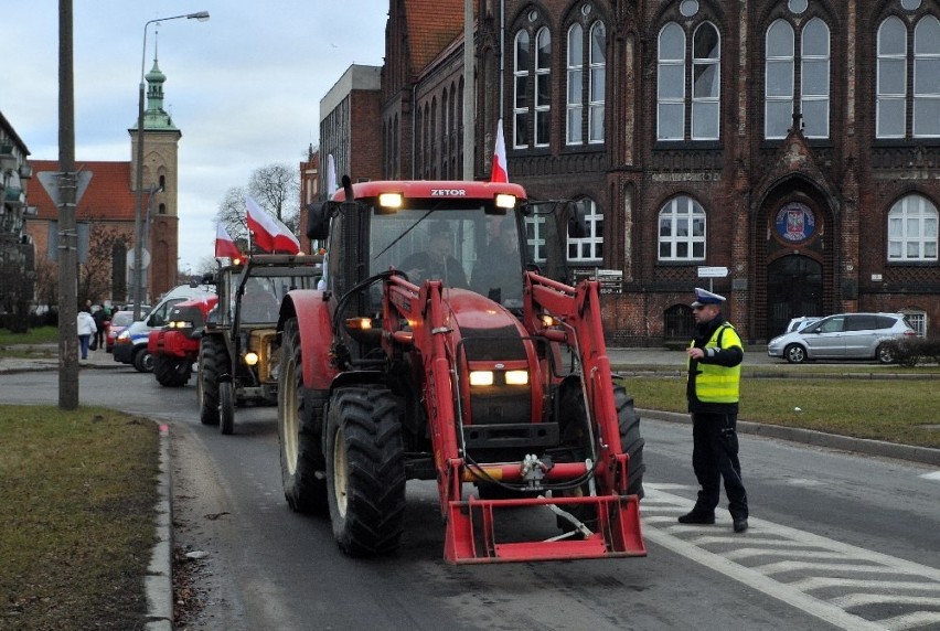 Protest pomorskich rolników w Gdańsku. Traktorami zablkowali ulice miasta [ZDJĘCIA]