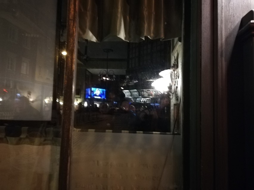 Restauracje, puby, kawiarnie i kluby zamknięte. Jak zakaz działa we Wrocławiu? Sprawdziliśmy