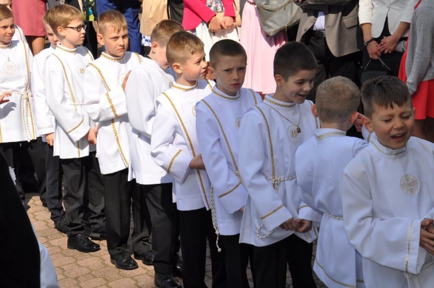 Dzieci z oleśnickich parafii przystąpiły do I Komunii Świętej