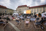 Gwiazdy na festiwalu Off Camera w Krakowie. Wojciech Mecwaldowski spotkał się widzami na Placu Szczepańskim