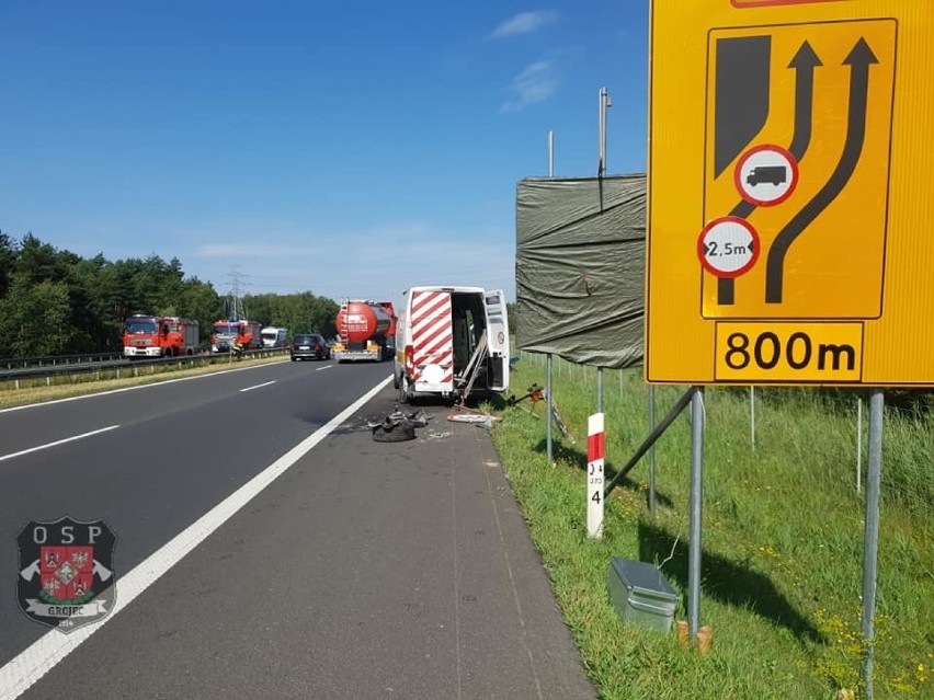 Na autostradzie volvo uderzyło w "autostradową" furgonetkę