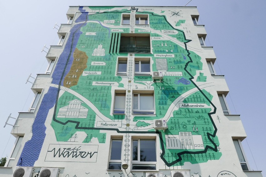70-lecie przyłączenia Wawra do Warszawy. Z tej okazji budynek urzędu dzielnicy ozdobił mural i neon
