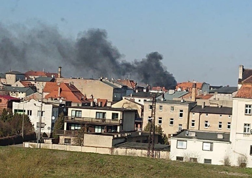 Pożar w Śremie. Pali się elewacja przy ul. Poznańskiej