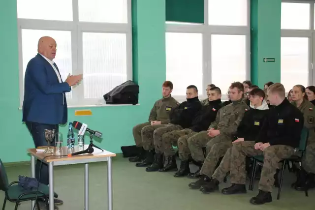 Spotkania z młodzieżą na temat tolerancji i zagrożeń płynących z antysemityzmu odbywają się z inicjatywy starosty Leszka Sarnowskiego.