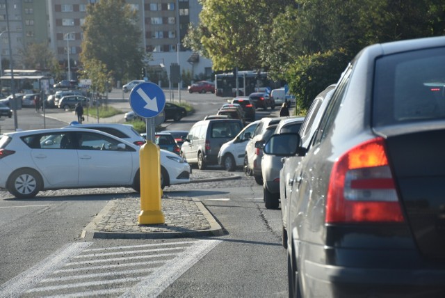 Przebudowywany przejazd pod wiaduktem kolejowym nad ulicą Krapkowicką to jeden z bardziej niebezpiecznych punktów na komunikacyjnej mapie Opola.