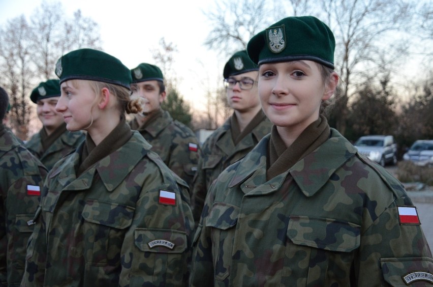 Bełchatów. Młodzi Strzelcy złożyli przysięgę w Jednostce Strzeleckiej [ZDJĘCIA] 