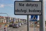 Wrocław. Tylko współczuć kierowcom: Buforowa nadal placem budowy, Jagodno zakorkowane...