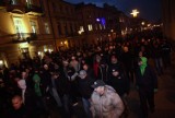 Marsz kibiców Motoru Lublin przed Ratusz (wideo)