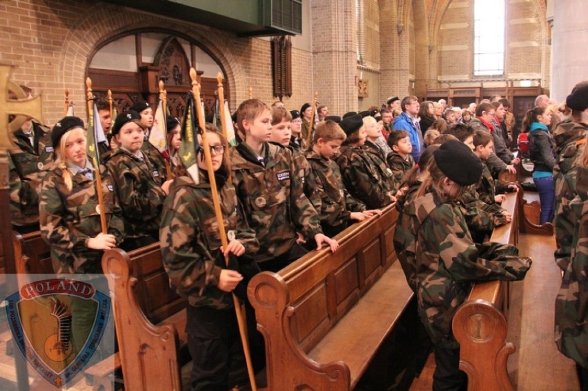 100 Poznańska Drużyna Harcerzy im. gen. St. Maczka godnie...