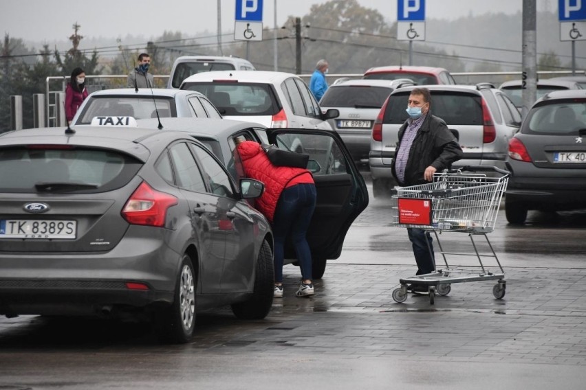 Kielce w czerwonej strefie. Centra handlowe i markety pełne ludzi. Zobaczcie co się działo w sobotę 24 października [ZDJĘCIA] 