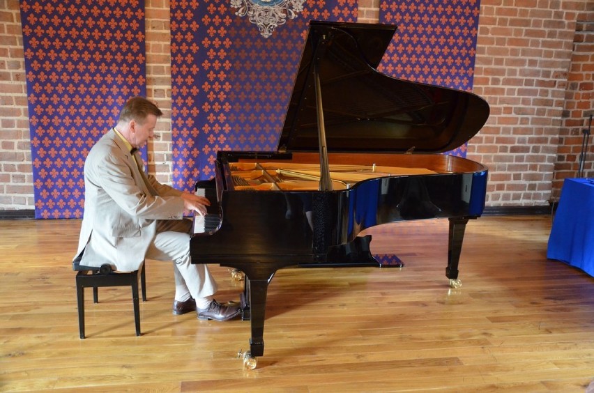 Fortepianowy koncert na 100-lecie niepodległości w Uniejowie