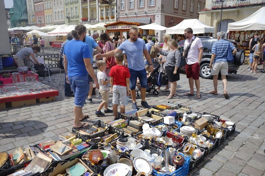 Na Starym Rynku stanie blisko 100 drewnianych domków i...