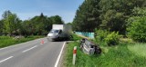 Wypadek na Drodze Wojewódzkiej nr 984 w Lisiej Górze. Osobówka wylądowała w rowie po zderzeniu z samochodem dostawczym [ZDJĘCIA]