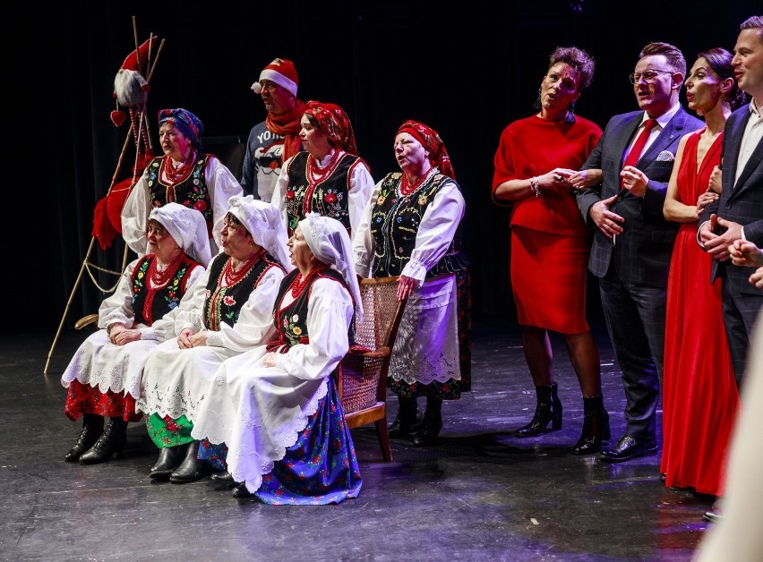 Samorządowcy z powiatu chrzanowskiego zaśpiewali pastorałkę