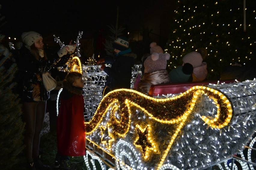 Końskie piękne na święta. Tak prezentują się świąteczne iluminacje stolicy powiatu koneckiego