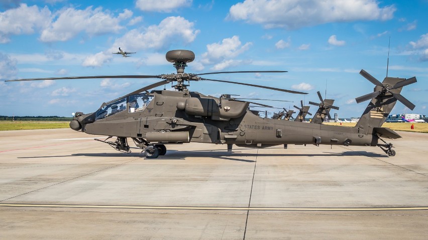 W Pyrzowicach pojawili się amerykańscy żołnierze. Wylądowały tam śmigłowce szturmowe AH-64 Apache [ZDJĘCIA]