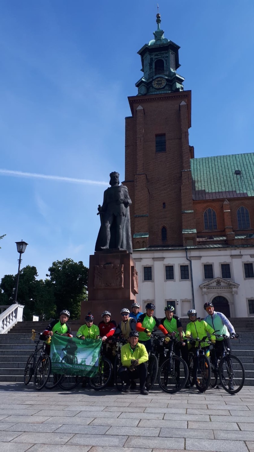 Górnicy z Chwałowic na rowerach odwiedzili Gniezno