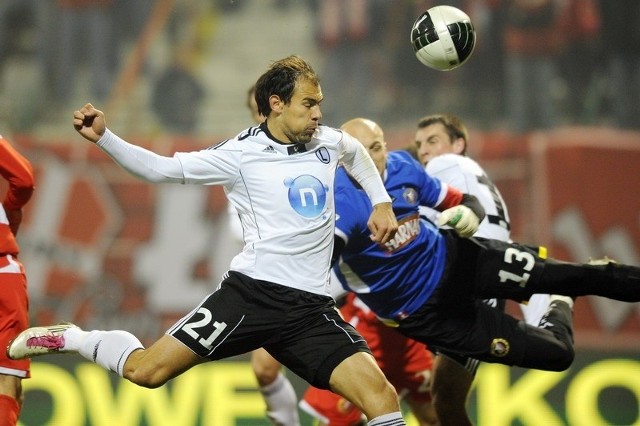 Ivica Vrdoljak walczy o każdą piłkę