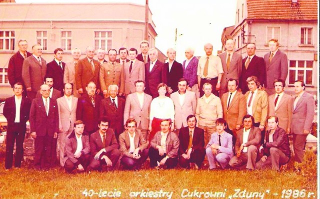 Na czele sportowców w 1949 r. szła orkiestra Cukrowni „Zduny”, którą w latach 1948-1952 kierował Walenty Kosmalski. Zdjęcie z lat 80. XX w.