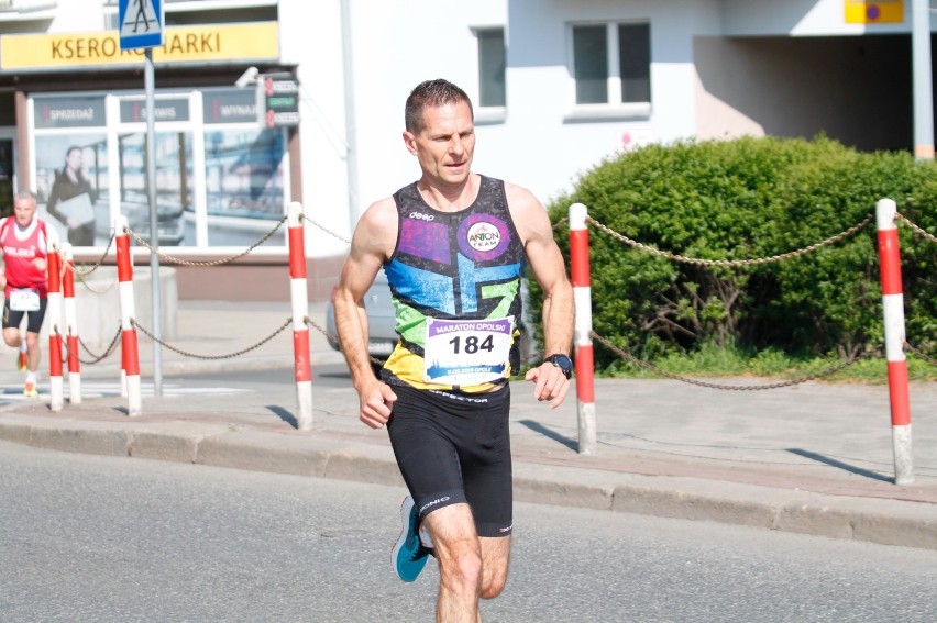 9. Maraton Opolski. Start i meta głównego biegu znajdują się...