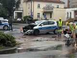 Radiowóz zderzył się z motocyklem na skrzyżowaniu w Głogowie. Utrudnienia w centrum