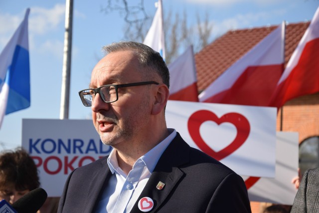 Zduńskowolanie zdecydowali, że Konrad Pokora  będzie ponownie prezydentem miasta. Wybory wygrał w I turze z poparciem ponad 60  procent mieszkańców. Z jego komitetu wyborczego w radzie miasta  zasiądzie 13 na 21 radnych.
