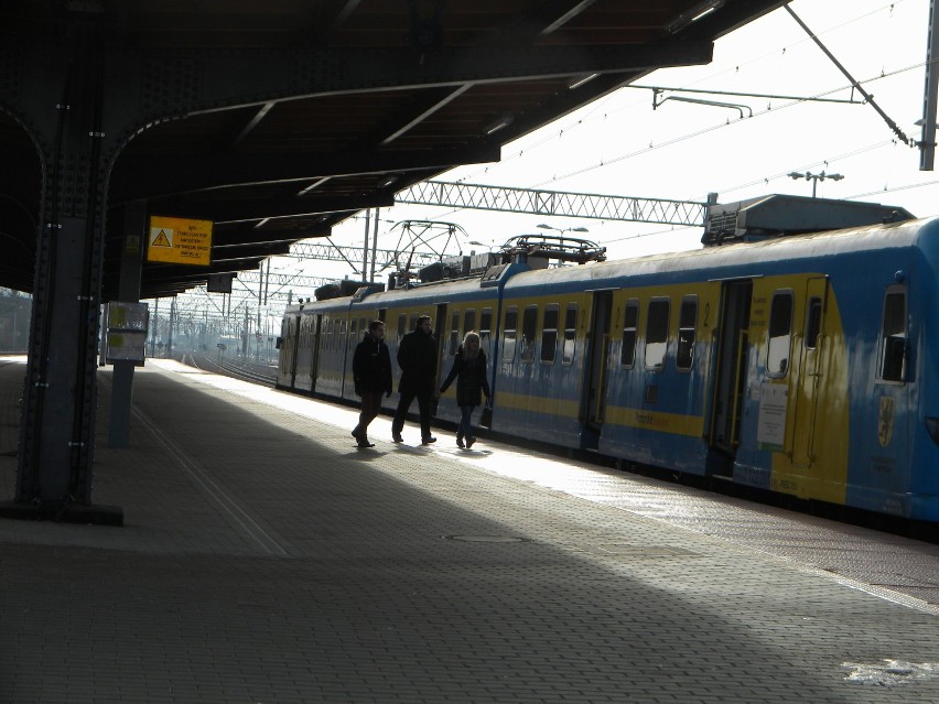 Pruszcz Gd.: SKM wraca na tory. Pasażerowie chcą kolejek co 30 min. i wspólnego biletu na SKM i PR