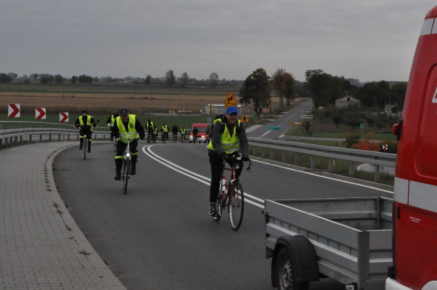 Strażacy pokonali łącznie ponad 100 km przejeżdżając przez...