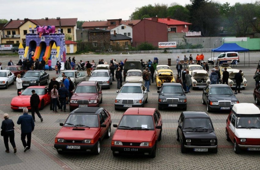 Klasyczna niedziela w Będzinie. Fani motoryzacji byli zachwyceni