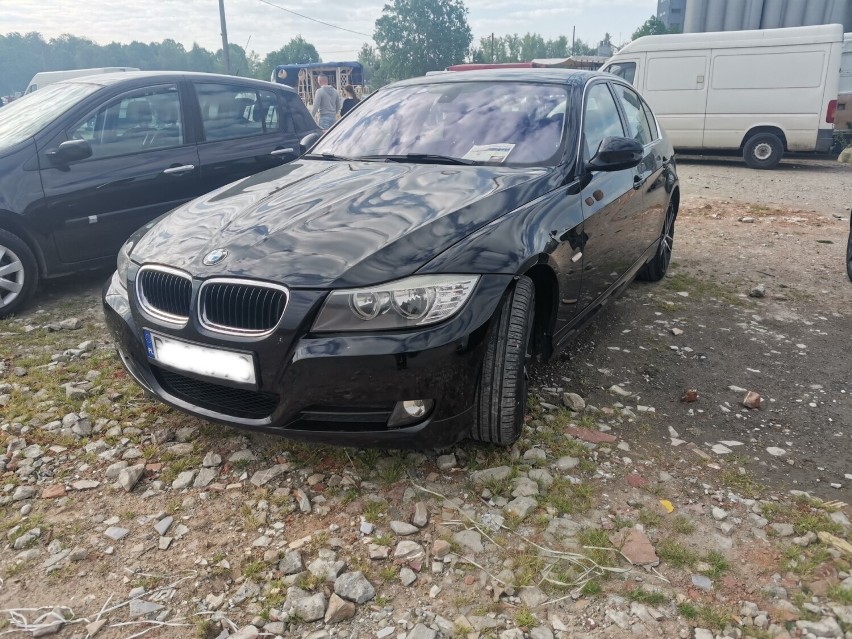 BMW E90 z 2009 roku. Silnik 2,0 diesel. Stan licznika: 200...