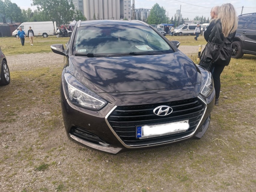 Hyundai i40 z 2016 roku. Silnik 1,7 diesel. Cena: 47 000 zł.