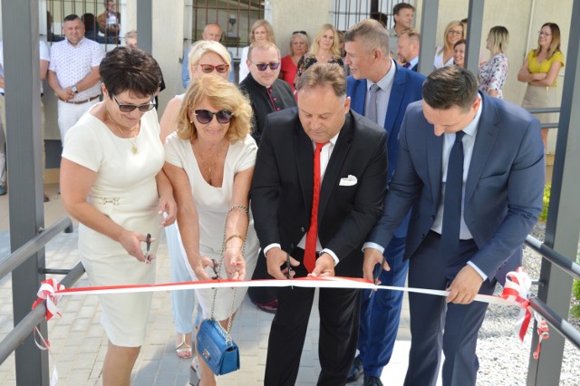 Na ostatniej sesji uroczyście oddano do użytku nowy budynek powiatu. Prócz siedziby Powiatowego Zakładu Transportu Publicznego powstanie tam również warsztat dla autobusów i wydział transportu