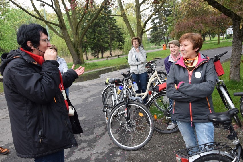 Wiosenny rowerowy rajd po Sieradzu. W trasę ruszyło blisko 40 osób. Zaprosiło koło Wagant