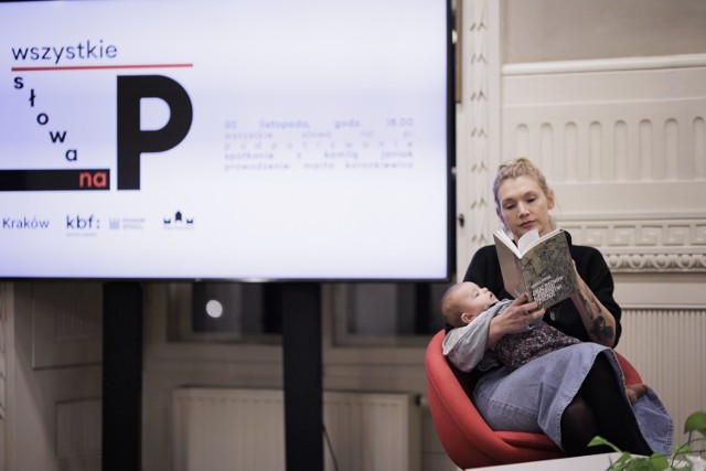 Kamila Janiak w Pałacu Potockich podczas warsztatów dla dzieci "Wszystkie słowa na P"