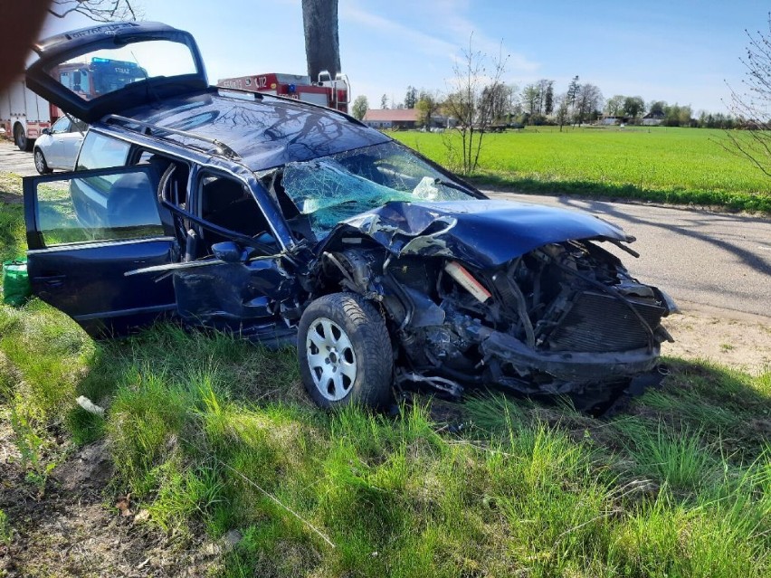Wypadek drogowy w Borkowie Lęborskim w gminie Choczewo. Kobieta z dziećmi została zabrana do szpitala