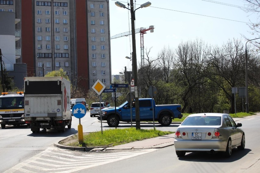 W Krakowie jest wiele skrzyżowań, które są niebezpieczne i...