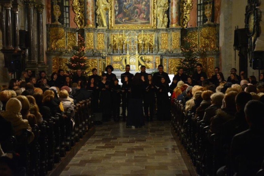 Koncert "Kolęda dla Kalisza" w odrestaurowanym Kościele...