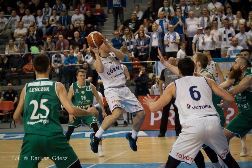 Koszykarze Górnika Trans.eu zaczęli play-off od porażki 