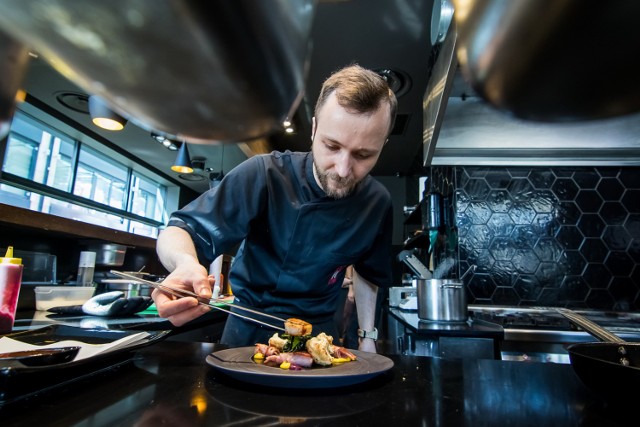 Przez pięć dni, od poniedziałku do piątku, wybrane restauracje oraz kawiarnie będą proponować mieszkańcom specjalnie przygotowane na tę okazję wyjątkowe dania w ramach Festiwalu Smaków.

>> Najświeższe informacje z regionu, zdjęcia, wideo tylko na www.pomorska.pl 