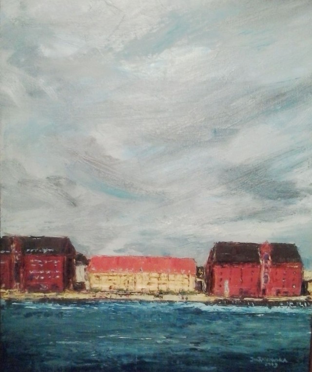 Malarstwo Joanny Radłowskiej zawiera się pomiędzy wodą a niebem, błękitem a lazurem.